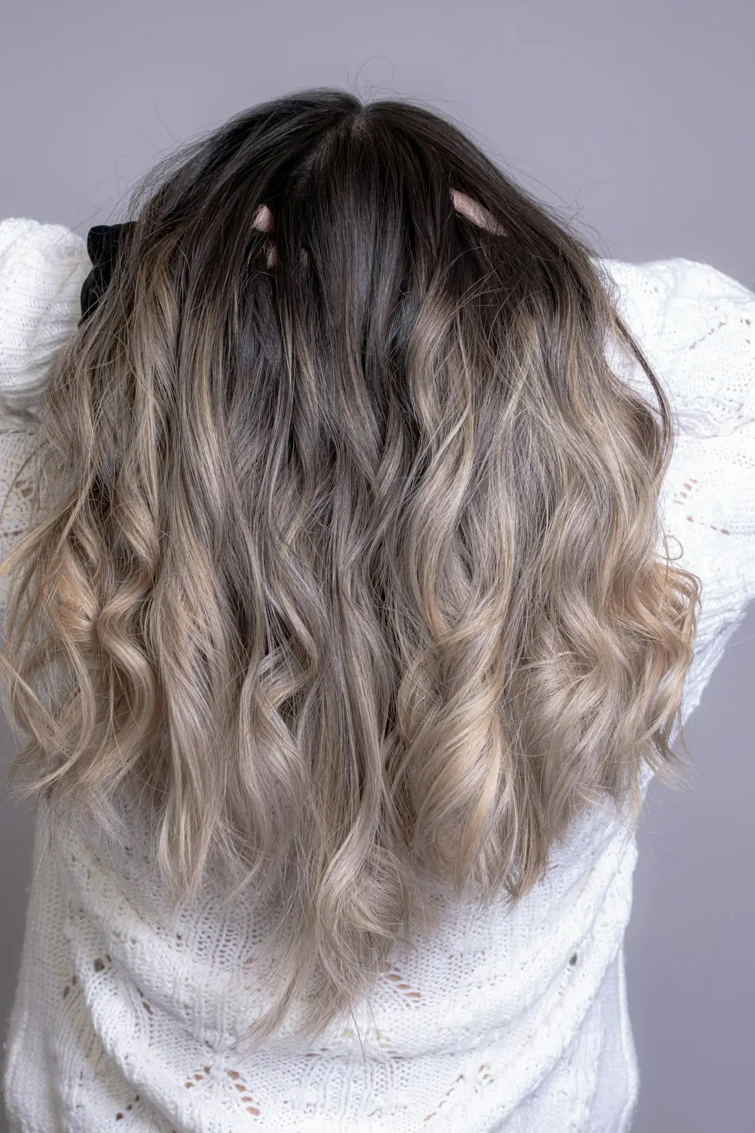 Frisuren-Inspiration: Balayage – Natürliche Tiefe. Sanfte Übergänge für einen sonnengeküssten Look.